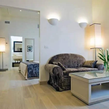 Palazzo Decumani 4* נאפולי