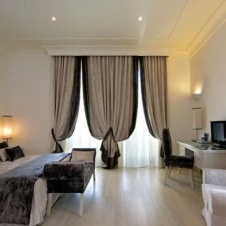 Palazzo Decumani 4* Naples
