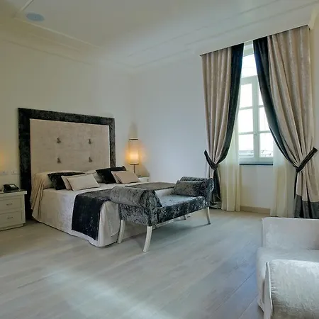 فندق ألبيرغو بالاتسو ديكوماني 4*